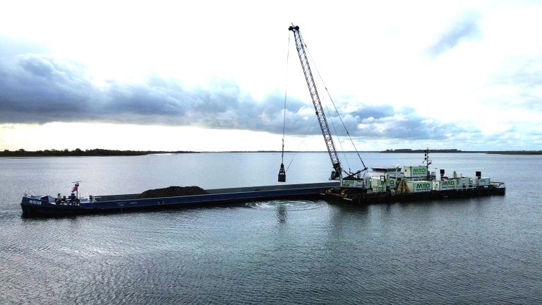 Onderwater dijkversterking in Ouddorp